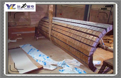 干式磁選機(jī)，大塊干式磁選機(jī)在市場(chǎng)中有更好的發(fā)展前景_大塊干式磁選機(jī)在市場(chǎng)中有更好的發(fā)展前景發(fā)展工作視頻皮帶及結(jié)構(gòu)價(jià)格