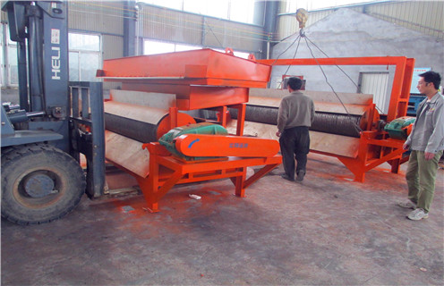 濕式磁選機(jī)，借助互聯(lián)網(wǎng)選擇好的滾筒濕式磁選機(jī)廠家_釩鈦鐵礦借助互聯(lián)網(wǎng)選擇好的滾筒濕式磁選機(jī)廠家型號(hào)參數(shù)及磁場(chǎng)強(qiáng)度