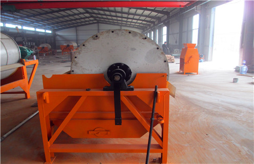 永磁筒式磁選機(jī)，干式永磁筒式磁選機(jī)的生產(chǎn)獨(dú)特之處是創(chuàng)新_干式永磁筒式磁選機(jī)的生產(chǎn)獨(dú)特之處是創(chuàng)新發(fā)展工作視頻皮帶及結(jié)構(gòu)價(jià)格