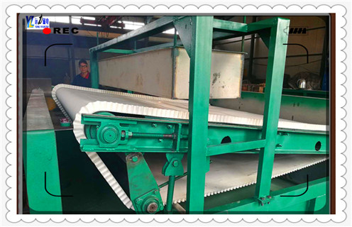 平板磁選機(jī)，濰坊平板磁選機(jī)廠(chǎng)家_皮帶老跑偏的磁筒更換工作原理_濰坊平板磁選機(jī)廠(chǎng)家選礦規(guī)格參數(shù)及執(zhí)行標(biāo)準(zhǔn)