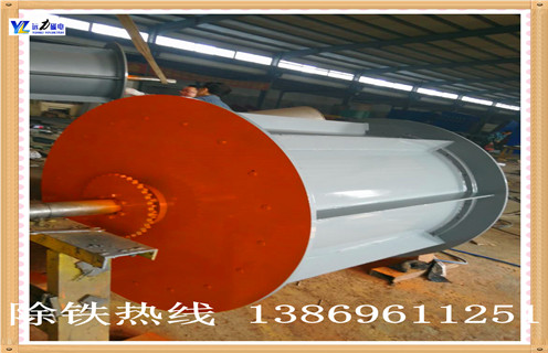 全磁　遠(yuǎn)力磁電生產(chǎn)的全磁滾筒通常安裝在輸送帶端頭上，使用環(huán)境更適用于大批量的礦石，谷物，沙子，砂礫，塑料，木材，碎玻璃，廢料等干性物料中的跟大含量的鐵屑，鐵片，鐵塊或者其他鐵磁性物料自動分離。